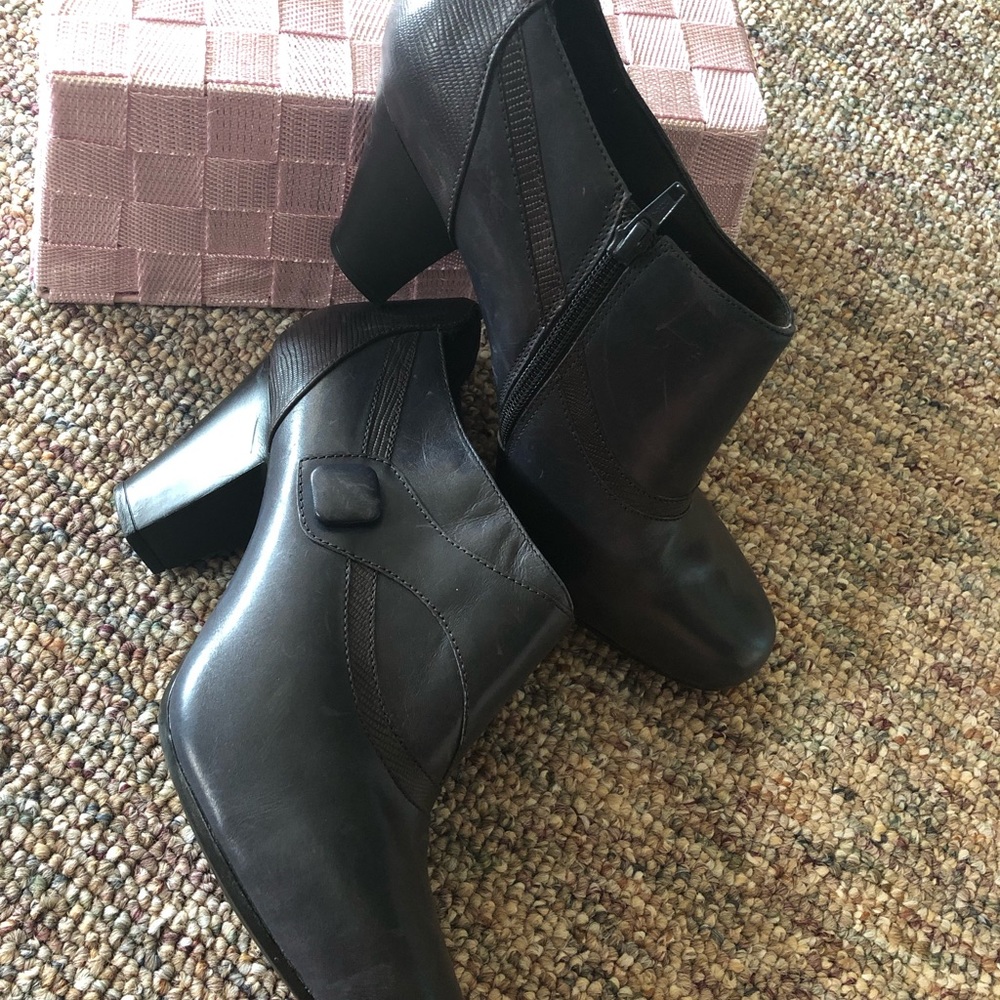 Clark’s 60449 Navy/Black Boots - Picture 6 of 8